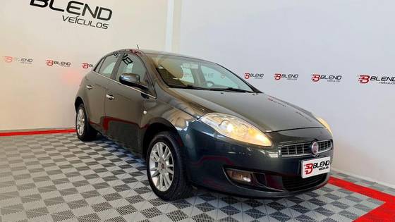 FIAT BRAVO 1.8 ESSENCE 16V FLEX 4P MANUAL FIAT BRAVO 1.8 ESSENCE 16V FLEX 4P MANUAL
